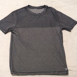 Vuori Gray Short Sleeve Athletic Tee